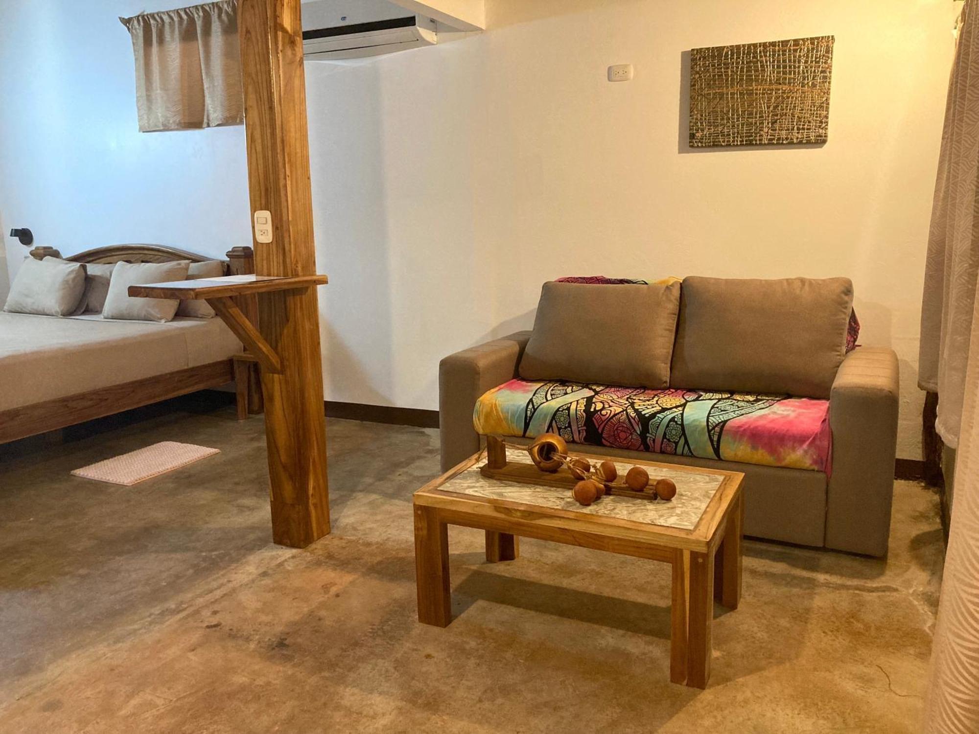 Tamahostel & Glamping Tamarindo Bagian luar foto